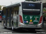 Via Sudeste Transportes S.A. 5 2032 na cidade de São Paulo, São Paulo, Brasil, por Nicolas Matheusz. ID da foto: :id.