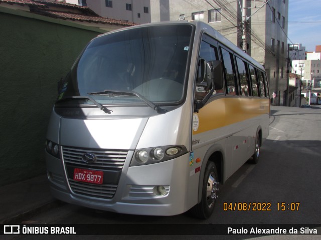 Escolares 9877 na cidade de Itaúna, Minas Gerais, Brasil, por Paulo Alexandre da Silva. ID da foto: 10294131.