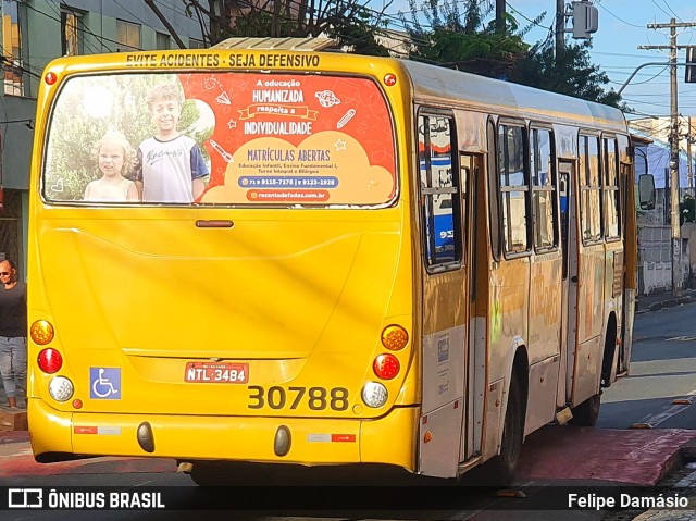 Plataforma Transportes 30788 na cidade de Salvador, Bahia, Brasil, por Felipe Damásio. Número da foto: #10293631.