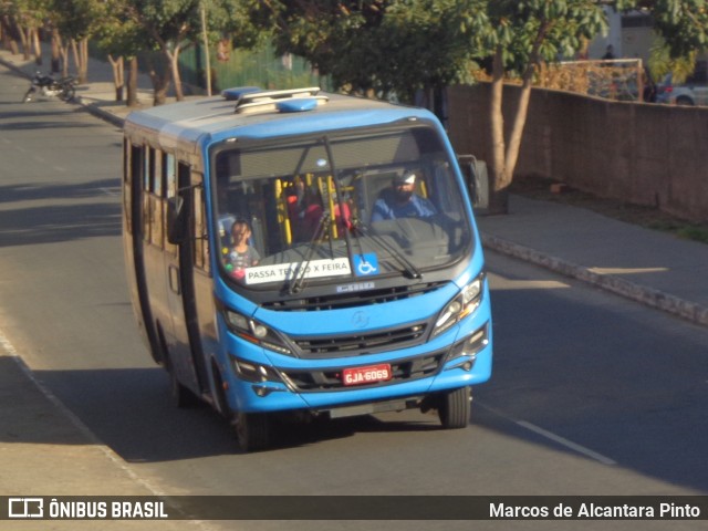 Coopertransguaru 1671 na cidade de Campo Belo, Minas Gerais, Brasil, por Marcos de Alcantara Pinto. ID da foto: 10292496.