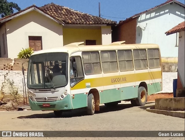 Transporte Matos 4421 na cidade de Ataléia, Minas Gerais, Brasil, por Gean Lucas. Número da foto: #10295323.