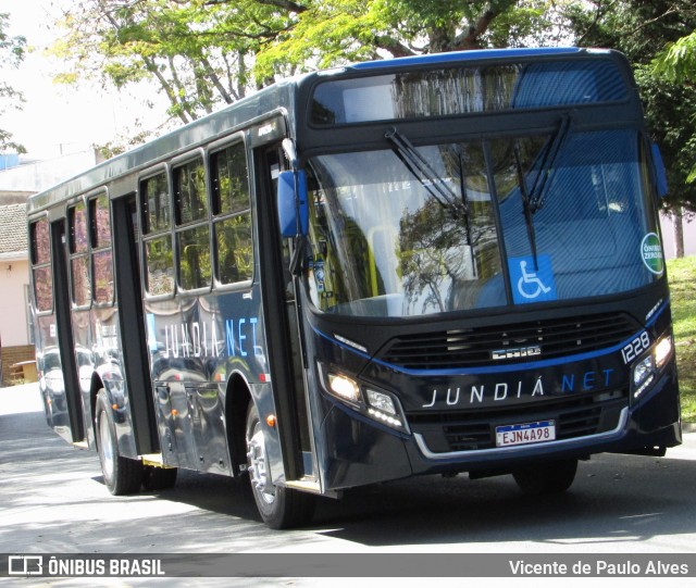 Jundiá Transportadora Turistica 1228 na cidade de Mairinque, São Paulo, Brasil, por Vicente de Paulo Alves. Número da foto: #10295124.