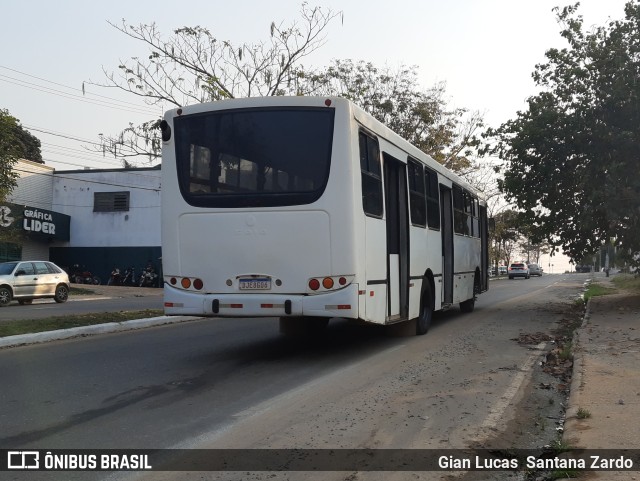 Ônibus Particulares 8606 na cidade de Ji-Paraná, Rondônia, Brasil, por Gian Lucas  Santana Zardo. Número da foto: #10239968.