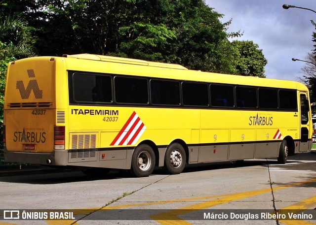 Viação Itapemirim 42037 na cidade de São Paulo, São Paulo, Brasil, por Márcio Douglas Ribeiro Venino. Número da foto: #10242299.