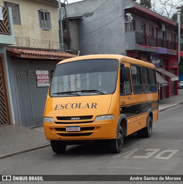 Escolares 3084 na cidade de São Paulo, São Paulo, Brasil, por Andre Santos de Moraes. ID da foto: 10297501.