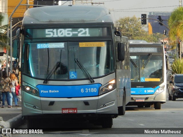 Viação Paratodos > São Jorge > Metropolitana São Paulo > Mobibrasil 6 3180 na cidade de São Paulo, São Paulo, Brasil, por Nicolas Matheusz. Número da foto: #10300025.