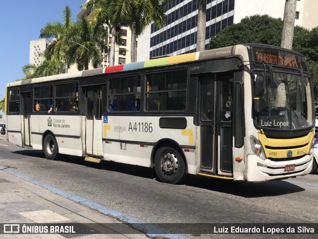 Real Auto Ônibus A41186 na cidade de Rio de Janeiro, Rio de Janeiro, Brasil, por Luiz Eduardo Lopes da Silva. Número da foto: #10305712.