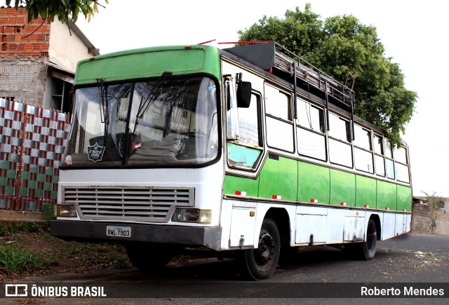 Ônibus Particulares 7903 na cidade de Marília, São Paulo, Brasil, por Roberto Mendes. Número da foto: #10304822.