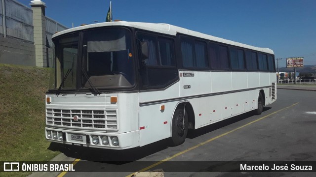 Ônibus Particulares 3263 na cidade de São José dos Campos, São Paulo, Brasil, por Marcelo José Souza. ID da foto: 10307326.