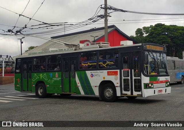 Metra - Sistema Metropolitano de Transporte 7063 na cidade de São Paulo, São Paulo, Brasil, por Andrey  Soares Vassão. ID da foto: 10306442.