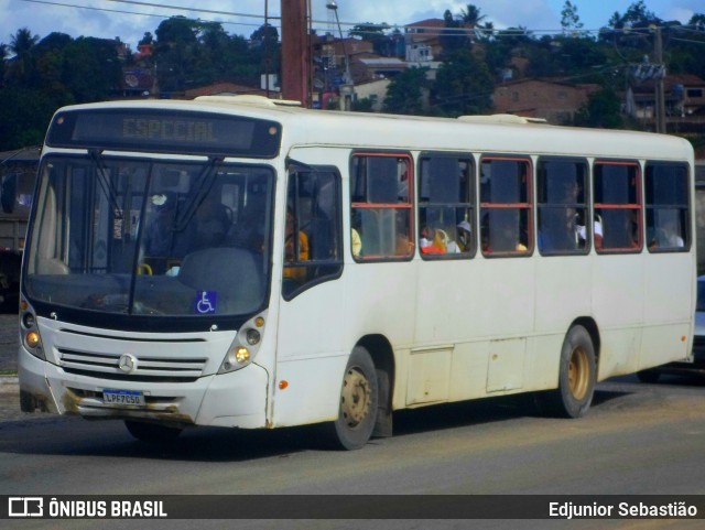 Ônibus Particulares 7C50 na cidade de Nazaré da Mata, Pernambuco, Brasil, por Edjunior Sebastião. Número da foto: #10307776.