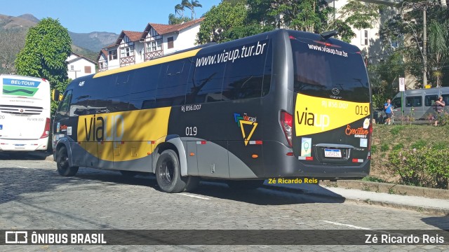 ViaUp Turismo RJ 856.007 na cidade de Petrópolis, Rio de Janeiro, Brasil, por Zé Ricardo Reis. ID da foto: 10310201.