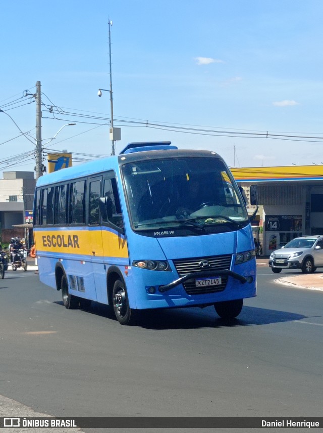 Escolares 45 na cidade de Rio Verde, Goiás, Brasil, por Daniel Henrique. Número da foto: #10311433.