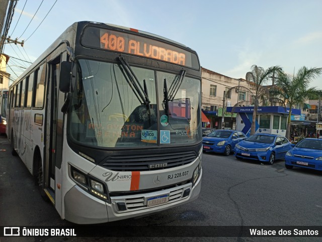 UniRio Transportes RJ 228.037 na cidade de Belford Roxo, Rio de Janeiro, Brasil, por Walace dos Santos. ID da foto: 10313266.