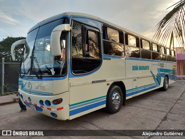 Transportes El Rayo CB na cidade de Santa Cruz, Guanacaste, Costa Rica, por Alejandro Gutiérrez. ID da foto: 10321111.