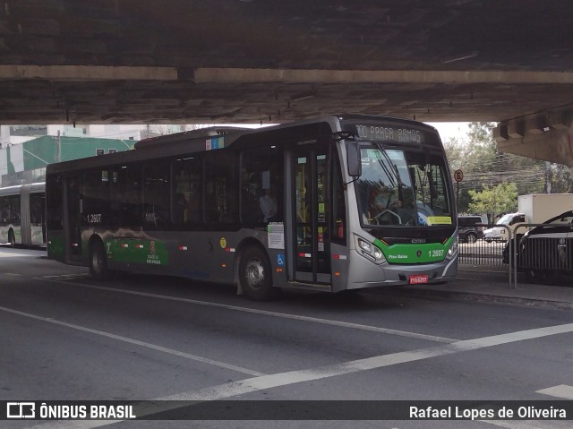 Viação Gato Preto 1 2607 na cidade de São Paulo, São Paulo, Brasil, por Rafael Lopes de Oliveira. Número da foto: #10321369.