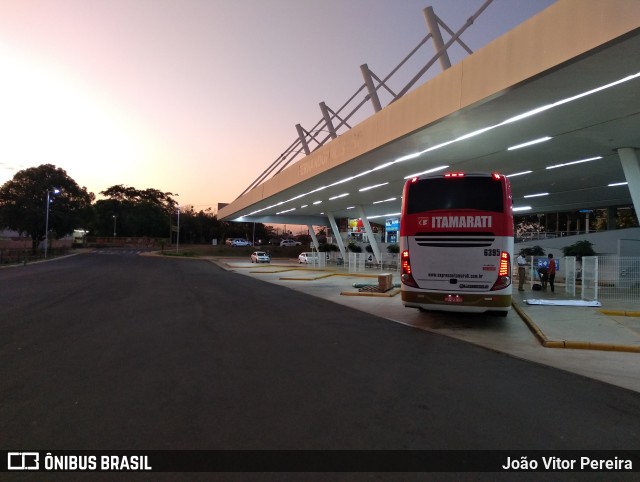 Expresso Itamarati 6395 na cidade de Fernandópolis, São Paulo, Brasil, por João Vitor Pereira. Número da foto: #10244318.