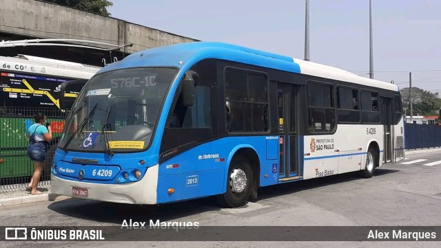 Viação Paratodos > São Jorge > Metropolitana São Paulo > Mobibrasil 6 4209 na cidade de São Paulo, São Paulo, Brasil, por Alex Marques. Número da foto: #10243640.