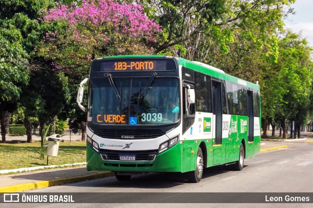 Expresso Caribus Transportes 3039 na cidade de Cuiabá, Mato Grosso, Brasil, por Leon Gomes. Número da foto: #10331229.