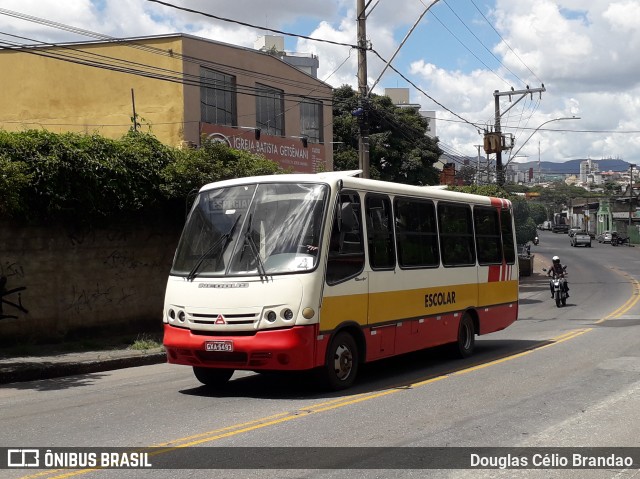 Escolares 5493 na cidade de Belo Horizonte, Minas Gerais, Brasil, por Douglas Célio Brandao. ID da foto: 10331275.