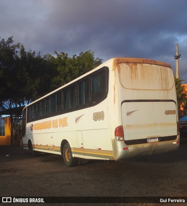 Mensageiro da Paz 4500 na cidade de Salinas, Minas Gerais, Brasil, por Gui Ferreira. Número da foto: #10332055.
