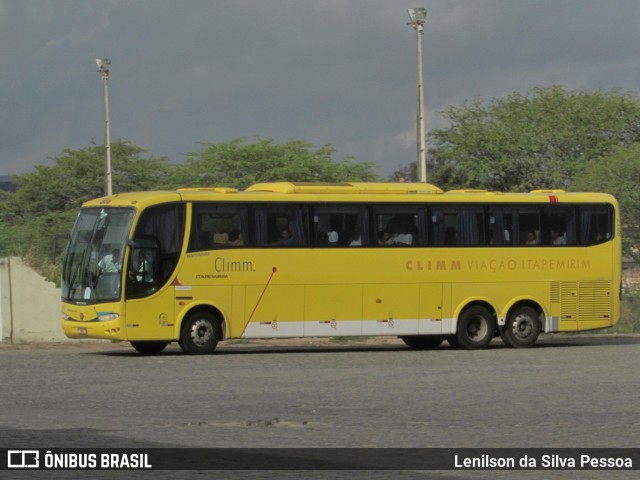 Viação Itapemirim 8817 na cidade de Caruaru, Pernambuco, Brasil, por Lenilson da Silva Pessoa. Número da foto: #10333540.