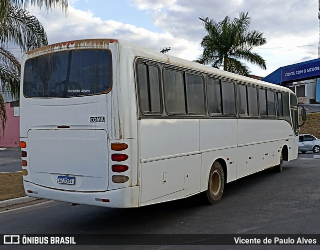 Ônibus Particulares 54 na cidade de Santo Antônio do Monte, Minas Gerais, Brasil, por Vicente de Paulo Alves. ID da foto: 10332596.