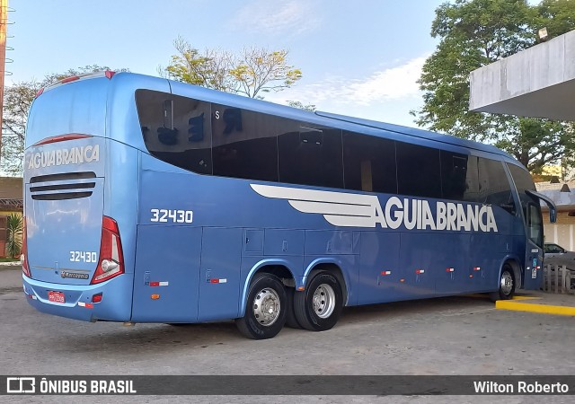 Viação Águia Branca 32430 na cidade de Governador Valadares, Minas Gerais, Brasil, por Wilton Roberto. Número da foto: #10334028.