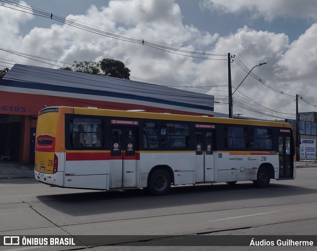 Empresa Metropolitana 218 na cidade de Jaboatão dos Guararapes, Pernambuco, Brasil, por Áudios Guilherme. Número da foto: #10331660.