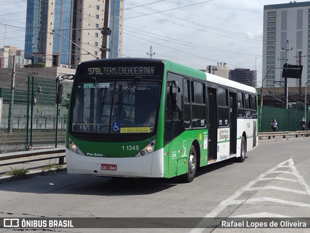 Viação Santa Brígida 1 1345 na cidade de São Paulo, São Paulo, Brasil, por Rafael Lopes de Oliveira. ID da foto: 10333506.