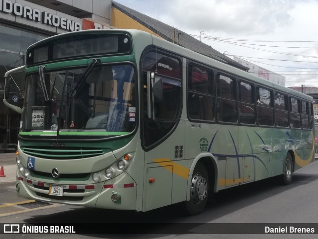 Corporación de Transportes El Alto CB 2623 na cidade de Oriental, Cartago, Cartago, Costa Rica, por Daniel Brenes. ID da foto: 10250443.