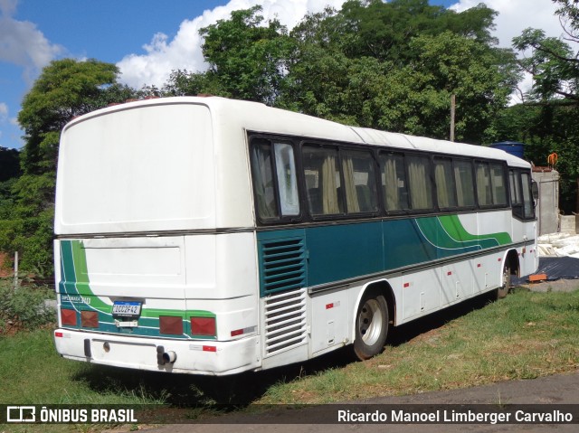 Ônibus Particulares 2F42 na cidade de Santa Cruz do Sul, Rio Grande do Sul, Brasil, por Ricardo Manoel Limberger Carvalho. Número da foto: #10251302.