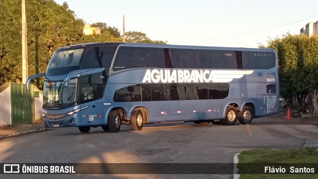Viação Águia Branca 50670 na cidade de Cruz das Almas, Bahia, Brasil, por Flávio  Santos. Número da foto: #10254024.