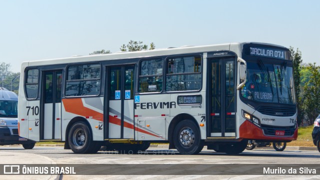 Viação Fervima 710 na cidade de Taboão da Serra, São Paulo, Brasil, por Murilo da Silva. Número da foto: #10253275.