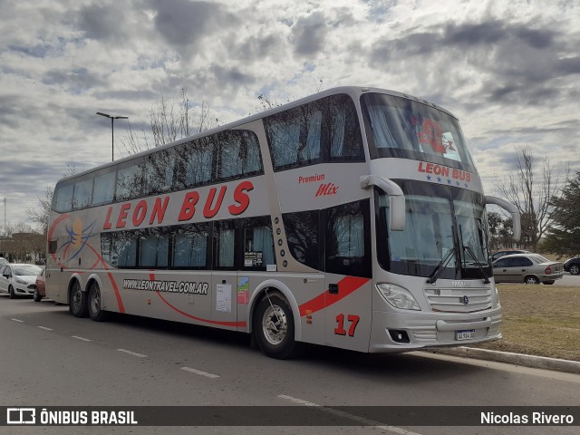 Leon Bus 17 na cidade de Villa María, General San Martín, Córdoba, Argentina, por Nicolas Rivero. Número da foto: #10255435.
