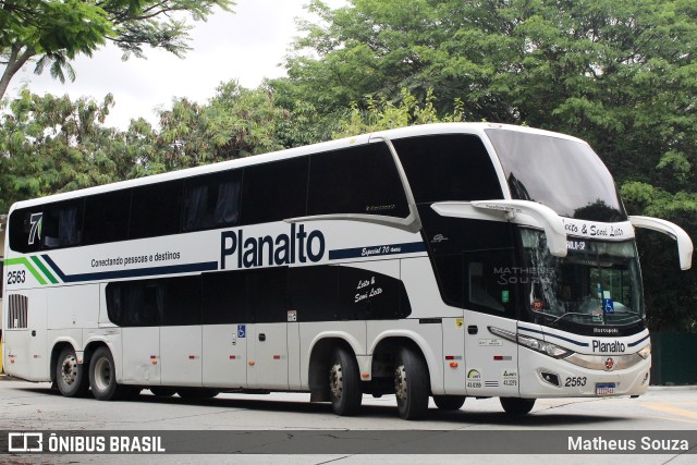 Planalto Transportes 2563 na cidade de São Paulo, São Paulo, Brasil, por Matheus Souza. Número da foto: #10254016.