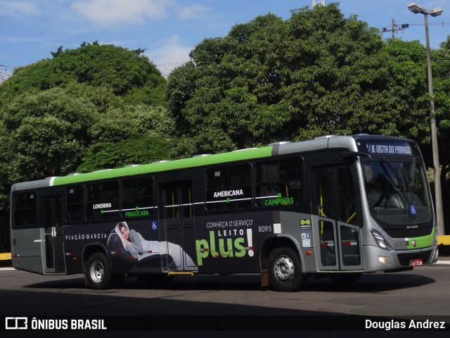Viação Garcia 8095 na cidade de Londrina, Paraná, Brasil, por Douglas Andrez. Número da foto: #10256744.