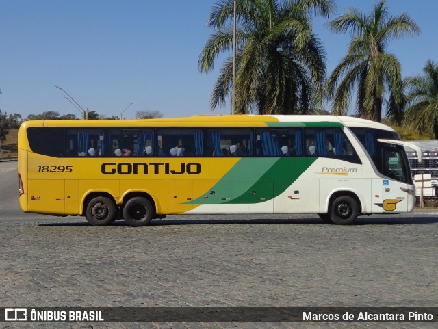 Empresa Gontijo de Transportes 18295 na cidade de Perdões, Minas Gerais, Brasil, por Marcos de Alcantara Pinto. ID da foto: 10257471.