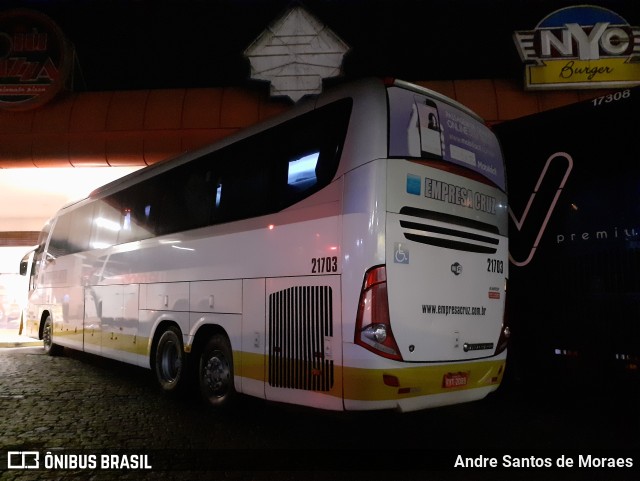 Empresa Cruz 21703 na cidade de Registro, São Paulo, Brasil, por Andre Santos de Moraes. ID da foto: 10259375.