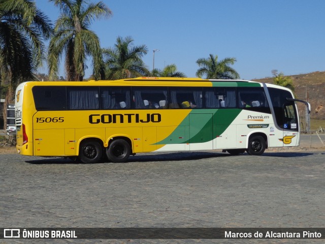 Empresa Gontijo de Transportes 15065 na cidade de Perdões, Minas Gerais, Brasil, por Marcos de Alcantara Pinto. Número da foto: #10263804.