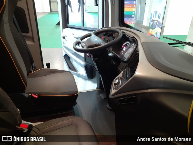 Marcopolo  na cidade de São Paulo, São Paulo, Brasil, por Andre Santos de Moraes. Número da foto: #10264077.