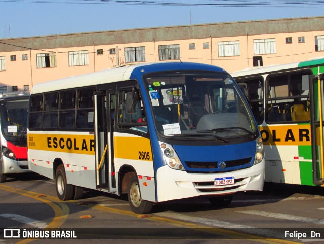 Escolares 2605 na cidade de Cascavel, Paraná, Brasil, por Felipe  Dn. Número da foto: #10368078.