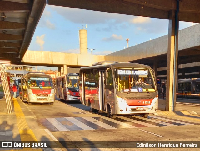 Pêssego Transportes 4 7312 na cidade de São Benedito, Ceará, Brasil, por Edinilson Henrique Ferreira. Número da foto: #10367932.