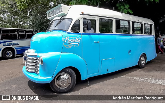 Autobuses sin identificación - Costa Rica FIORELLA na cidade de San Rafael, Alajuela, Alajuela, Costa Rica, por Andrés Martínez Rodríguez. Número da foto: #10365789.