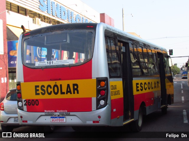 Escolares 2600 na cidade de Cascavel, Paraná, Brasil, por Felipe  Dn. Número da foto: #10368094.