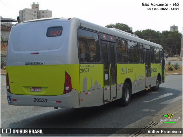 Viação Getúlio Vargas 20537 na cidade de Belo Horizonte, Minas Gerais, Brasil, por Valter Francisco. Número da foto: #10366984.