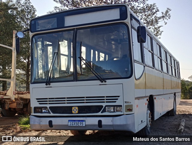 Ônibus Particulares 128 na cidade de Encruzilhada do Sul, Rio Grande do Sul, Brasil, por Mateus dos Santos Barros. ID da foto: 10366347.