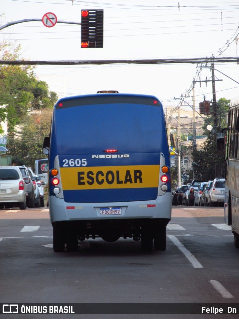 Escolares 2605 na cidade de Cascavel, Paraná, Brasil, por Felipe  Dn. Número da foto: #10368085.