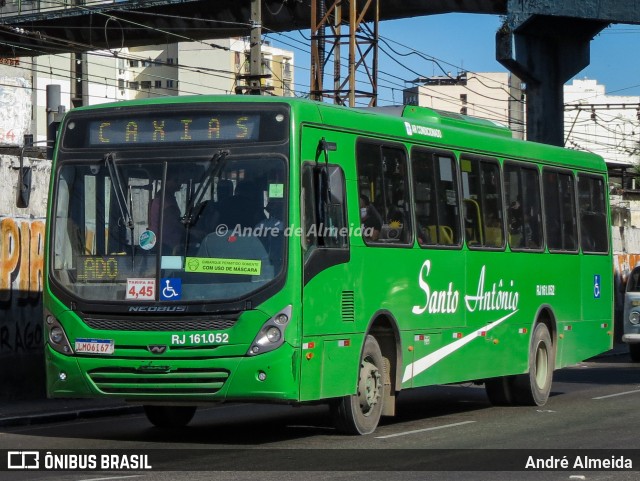 Transportes Santo Antônio RJ 161.052 na cidade de Duque de Caxias, Rio de Janeiro, Brasil, por André Almeida. ID da foto: 10366539.