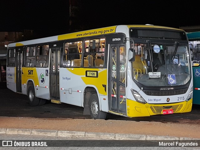 Transporte Urbano São Miguel 2115 na cidade de Uberlândia, Minas Gerais, Brasil, por Marcel Fagundes. Número da foto: #10365786.